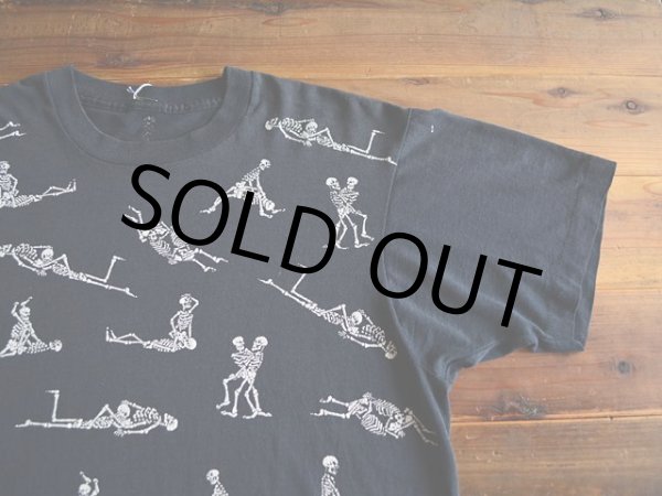 画像4: 1990s FASHIONVICTIM スカル四十八手Tシャツ　 実寸L  (4)