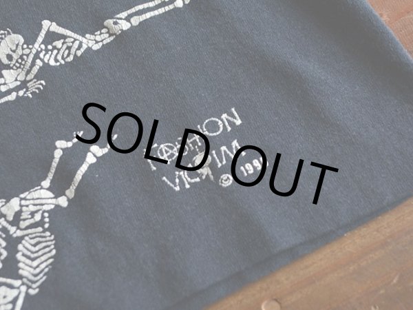 画像7: 1990s FASHIONVICTIM スカル四十八手Tシャツ　 実寸L  (7)