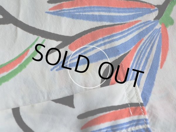 右胸ポケット上に薄らシミ。