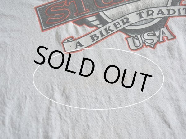 背中に薄ら汚れ。