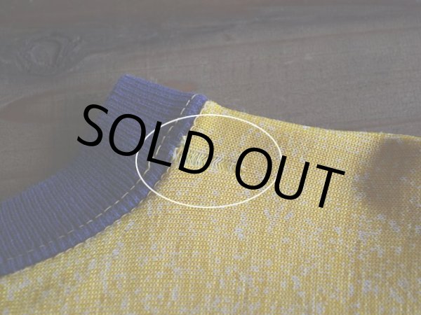 首リブ横にホツレ。