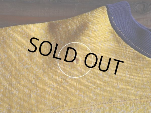 右肩付近に小さなダメージ。