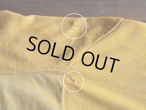 バック右肩付近に小さなダメージ。