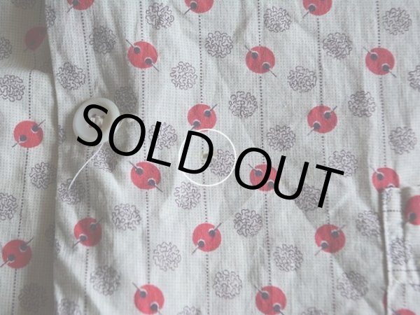 胸付近に小さなダメージ。