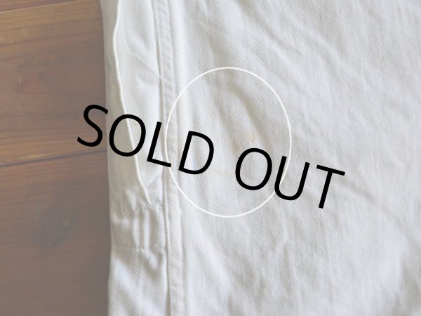 背中左サイドに少々汚れ。