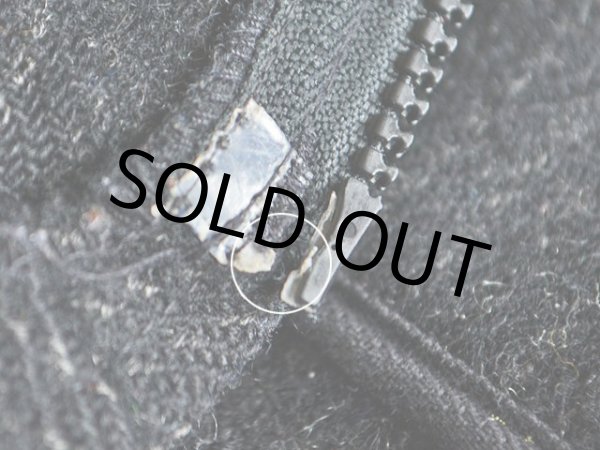 ジップ付け根ジッパーテープに少々ダメージ。