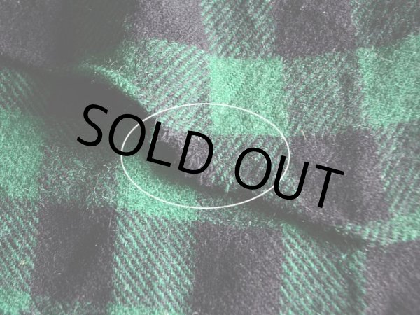 フロント裾に少々ホツレ。