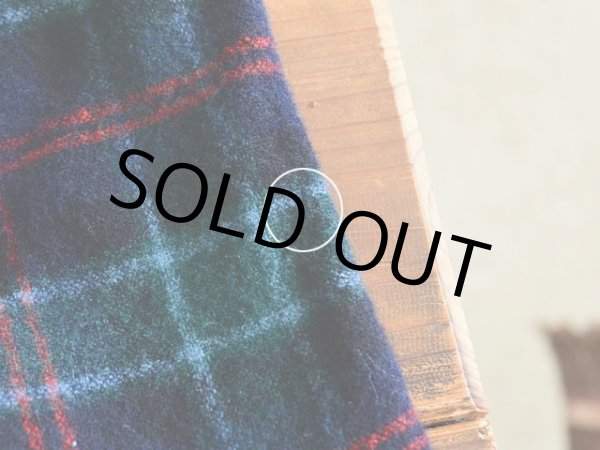 バック裾右サイドに僅かな虫食い。