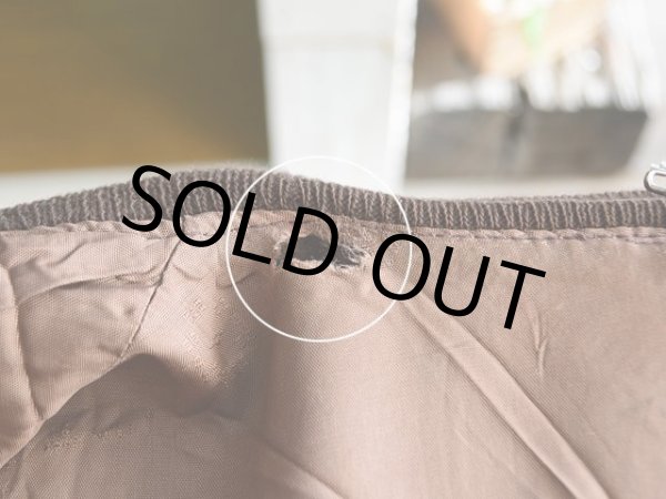 裏地に少々ダメージ。