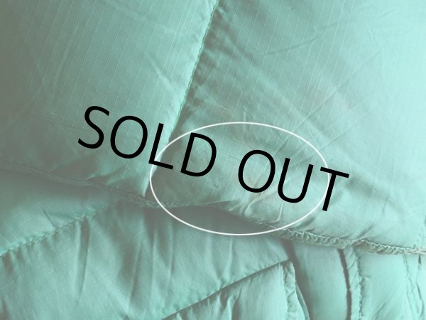 右袖肘付近に薄ら汚れ。