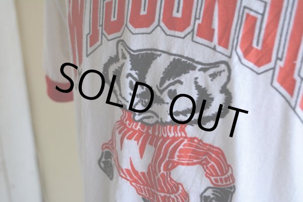 画像9: 1980s WISCONSIN Bucky Badger リンガーTシャツ　 両面プリント　 表記XL  (9)