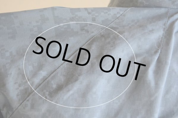 画像16: 2010s US.ARMY PFU ナイロントレーニングジャケット　 全面ACU迷彩リフレクト　 表記MEDIUM-REGULAR  (16)