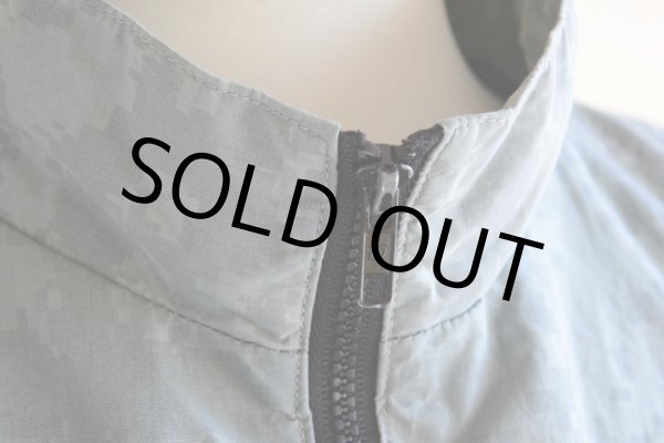 画像7: 2010s US.ARMY PFU ナイロントレーニングジャケット　 全面ACU迷彩リフレクト　 表記MEDIUM-REGULAR  (7)