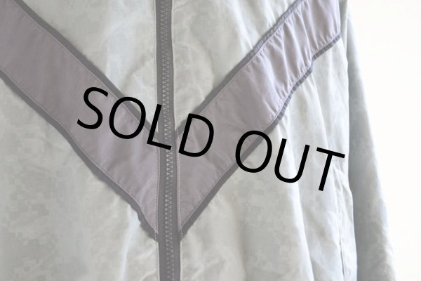 画像10: 2010s US.ARMY PFU ナイロントレーニングジャケット　 全面ACU迷彩リフレクト　 表記MEDIUM-REGULAR  (10)