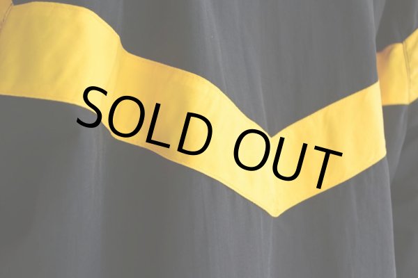 画像13: 2010s US.ARMY APFU ナイロントレーニングジャケット　 表記MEDIUM-LONG  (13)