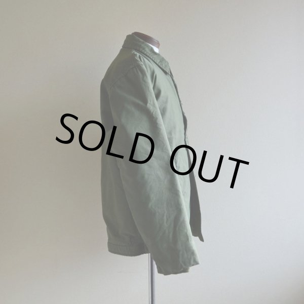 画像2: 1960s  US.NAVY A-2デッキジャケット　 ステンシル入り　 表記MEDIUM  (2)