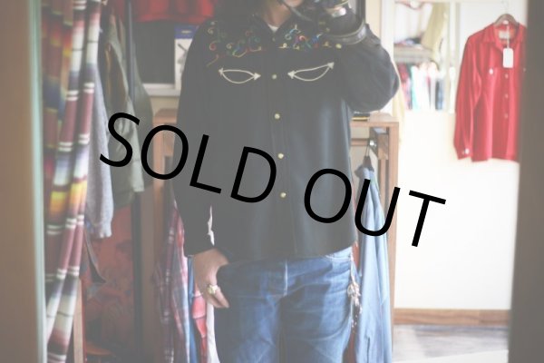 画像7: 1950s LasVegas ブラックレーヨン刺繍ウエスタンシャツ　 実寸M  (7)