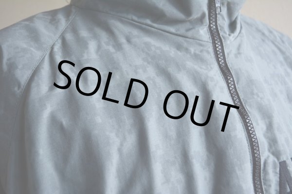 画像8: 2000s US.ARMY IPFU ナイロントレーニングジャケット  全面ACU迷彩リフレクト  表記MEDIUM-REGULAR  (8)