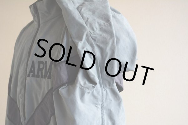 画像13: 2000s US.ARMY IPFU ナイロントレーニングジャケット　 全面ACU迷彩リフレクト　 表記MEDIUM-REGULAR  (13)