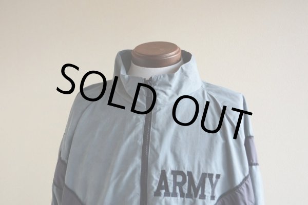 画像5: 2000s US.ARMY IPFU ナイロントレーニングジャケット　 全面ACU迷彩リフレクト　 表記MEDIUM-REGULAR  (5)