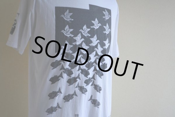 画像7: M.C.Escher Tシャツ　 "Sky and Water I"　 表記L  (7)
