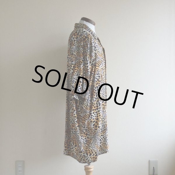 画像2: 1990s ヒョウ柄 レーヨンシャツ　 表記XL  (2)