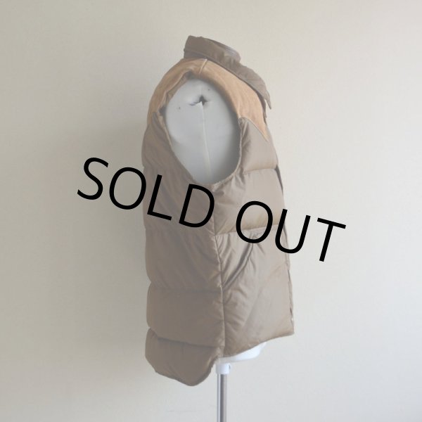 画像2: 1970s Woolrich レザーヨークダウンベスト  表記L  (2)