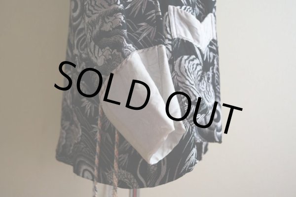 画像12: 1950s Pearl Line 西陣織 寅×龍スーベニアガウン　 黒×銀　 表記S  (12)