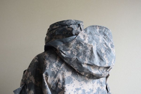 画像8: 2000s US.ARMY ECWCS GEN2 ゴアテックスパーカー  "ACU迷彩"  表記SMALL-REGULAR  (8)