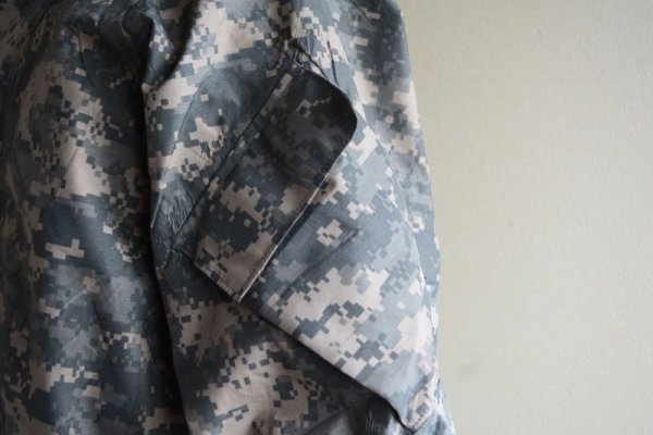 画像10: 2000s US.ARMY ECWCS GEN2 ゴアテックスパーカー  "ACU迷彩"  表記SMALL-REGULAR  (10)