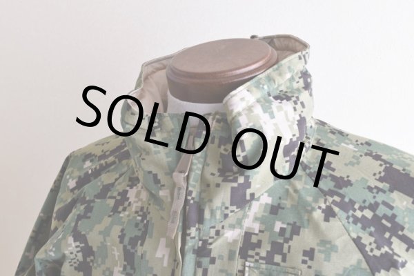 画像8: 2010s US.NAVY NWU ゴアテックスパーカー　  "TYPE3 AOR2"　 表記SMALL-SHORT  (8)