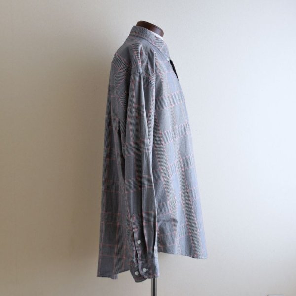 画像2: 1990s TOMMY HILFIGER ボタンダウンシャツ  表記XL  (2)