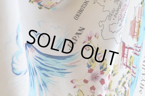 画像2: JAPAN スーベニアシルクスカーフ　 実寸67cm×71cm  (2)