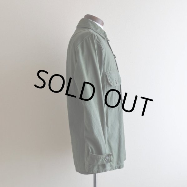 画像2: 1960s US.ARMY OG107 ユーティリティシャツ  "2nd"  表記14 1/2×32  (2)