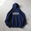 画像2: US.NAVY スウェットパーカー　 "MADE IN USA"　 表記L  (2)
