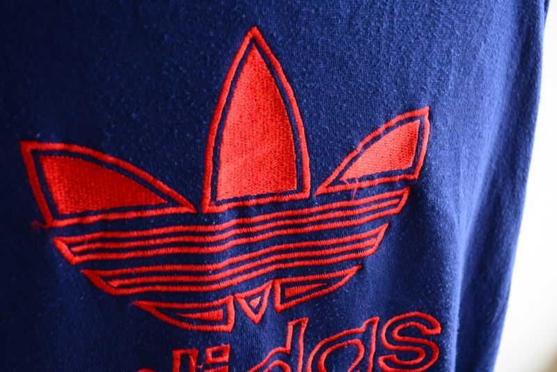 【Vintage】adidas〈ハイネックトレーナー 80s 3連ロゴ 刺繍〉